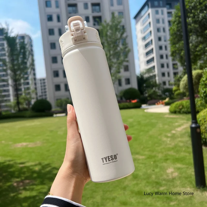 Gourde en inox 600 ml à 750 ml à paille