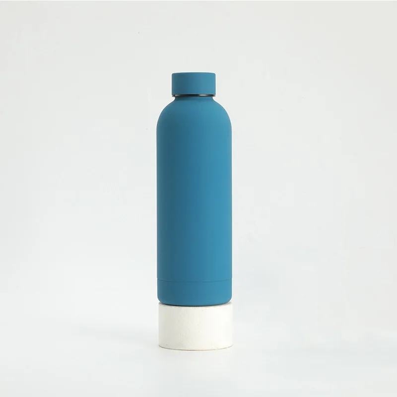 Gourde de sport en inox 500 ml à 750 ml isotherme