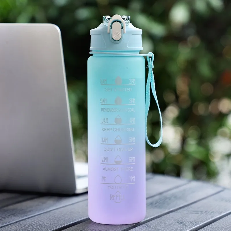 Gourde de sport en plastique sans BPA 700 ml à paille