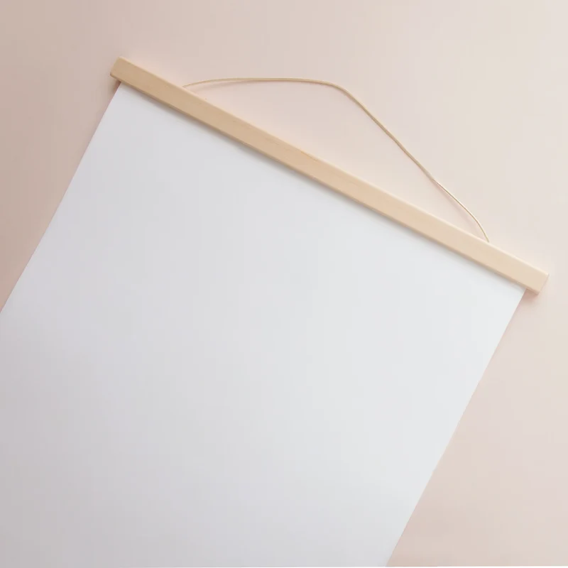 Porte-affiche en pin - Les petites dates