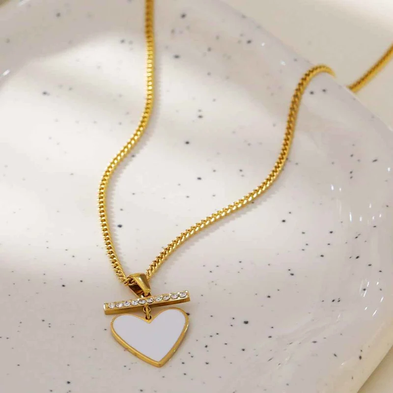 BONNYRIGG: Enamel Heart & Zirconia Embedded Bar Pendant Chain Necklace