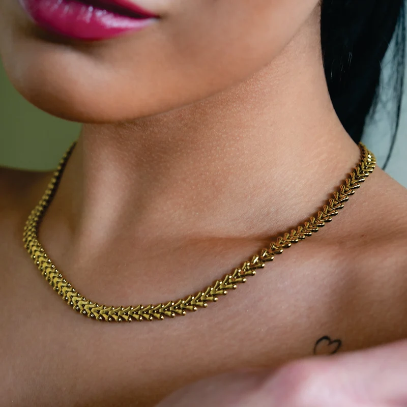 FRANKIE: Vintage-Inspired Linked Abstract Crest Chain Necklace