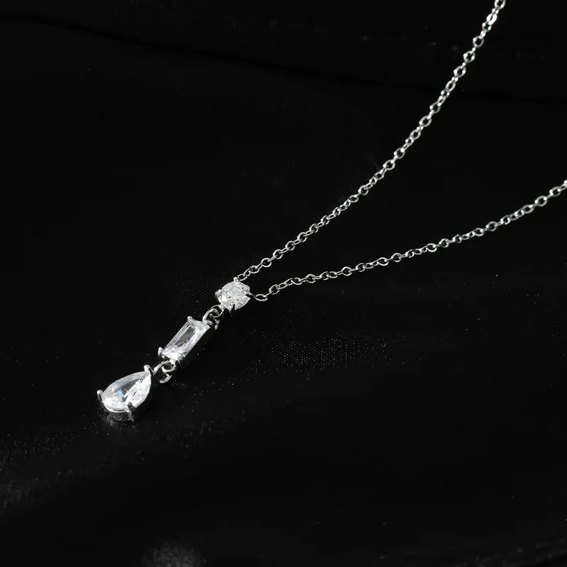 Style ROCHINA Silver: A Trio of Zirconia Charms Pendant Chain Necklace